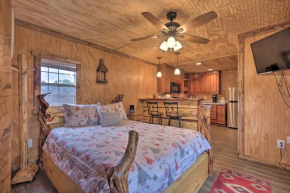 Pet-Friendly Cabin, 3 Mi to Show Low Lake!